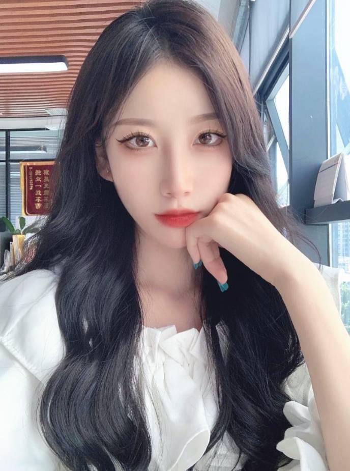 漂亮的学生妹22岁刚下海